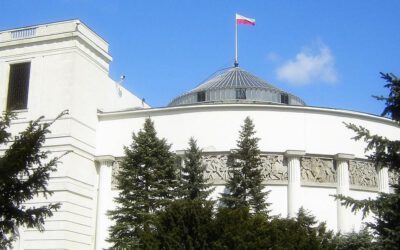 Sejm przyjął ustawę o pomocy społecznej. Wyjaśniamy, co się zmieni