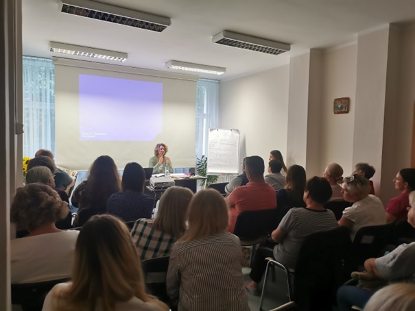 Wizyta pracownika Regionalnego Punktu Diagnozy i Terapii FAS/FASD w Lublinie w Powiatowym Centrum Pomocy Rodzinie w Łęcznej