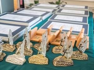 Statuetki, medale oraz certyfikaty Konkursu Lodołamacz 2023