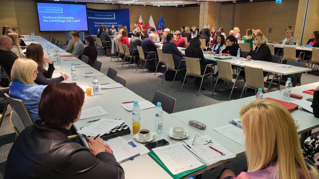 Szkolenie dla Regionalnego Ośrodka Polityki Społecznej w Lublinie i 36 partnerów w zakresie realizacji projektu strategicznego pn. Polityka Senioralna EFS + w ramach Działania 8.5 programu Fundusze Europejskie dla Lubelskiego 2021-2027