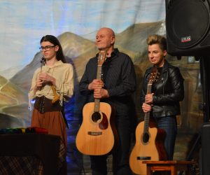 Uczestnicy Festiwalu „Jesienne Spotkania Bardów” w Lublinie