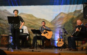 Uczestnicy Festiwalu „Jesienne Spotkania Bardów” w Lublinie