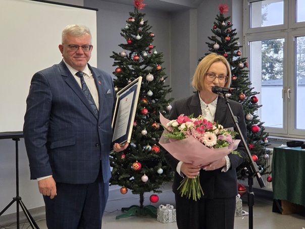 Wyręczenie Dyplomu uznania dla Zakładu Aktywności Zawodowej w Łukowie przez p. Dyrektor Małgorzatę Romanko oraz Radnego Sejmiku Województwa Lubelskiego p. Ryszarda Szczygła