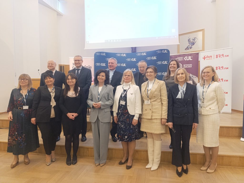 Uczestnicy konferencji "Piecza zastępcza - wspólna przestrzeń teorii i praktyki”.