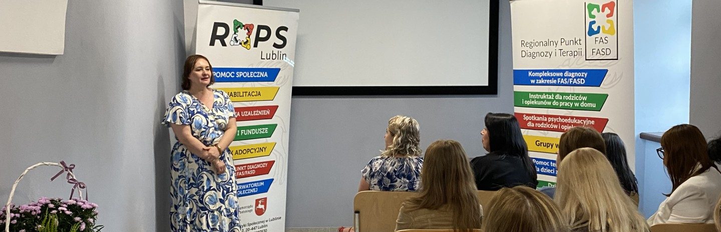 Spotkanie informacyjne dot. Projektów: „FASD i Autyzm: słuchamy, wspieramy, działamy” oraz „Droga do rodziny. Od kandydata do rodzica adopcyjnego.” w Zamościu